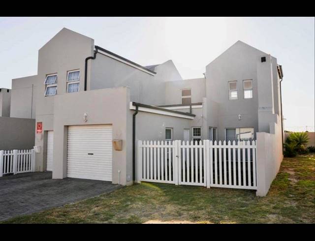 3 BEDROOM DUPLEX FOR SALE IN VILLA DIAMANTE
